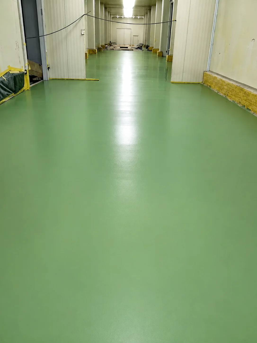 Heavy-duty polyurethane concrete flooring